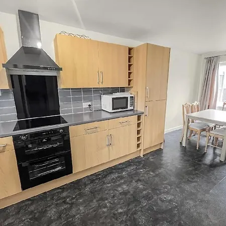 Spacious - 2 Double Bed - City Home - Sleeps 6 - Free Parking Hereford Exterior photo