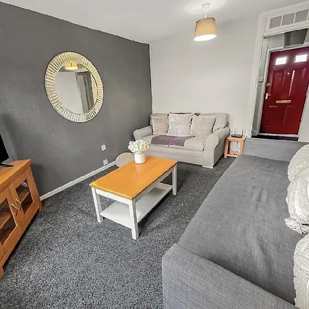 Spacious - 2 Double Bed - City Home - Sleeps 6 - Free Parking Hereford Exterior photo