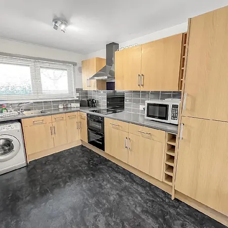 Spacious - 2 Double Bed - City Home - Sleeps 6 - Free Parking Hereford Exterior photo