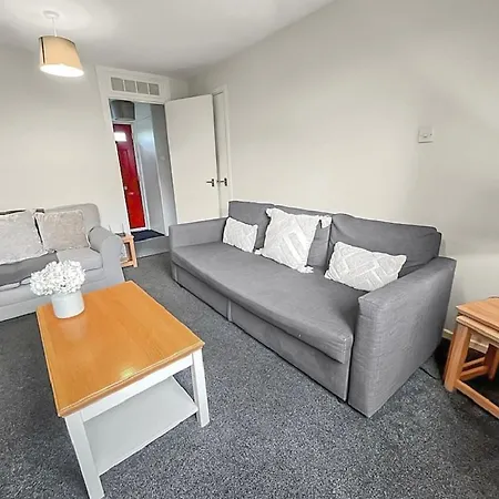 Spacious - 2 Double Bed - City Home - Sleeps 6 - Free Parking Hereford Exterior photo