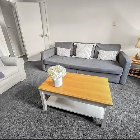 Spacious - 2 Double Bed - City Home - Sleeps 6 - Free Parking Hereford Exterior photo