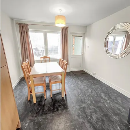 Spacious - 2 Double Bed - City Home - Sleeps 6 - Free Parking Hereford Exterior photo