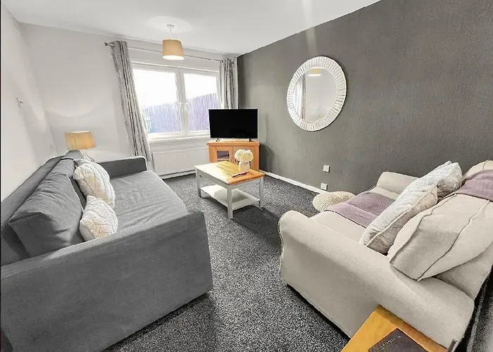 Spacious - 2 Double Bed - City Home - Sleeps 6 - Free Parking